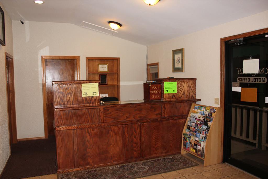 Oak Hill Inn And Suites Tahlequah Exterior foto