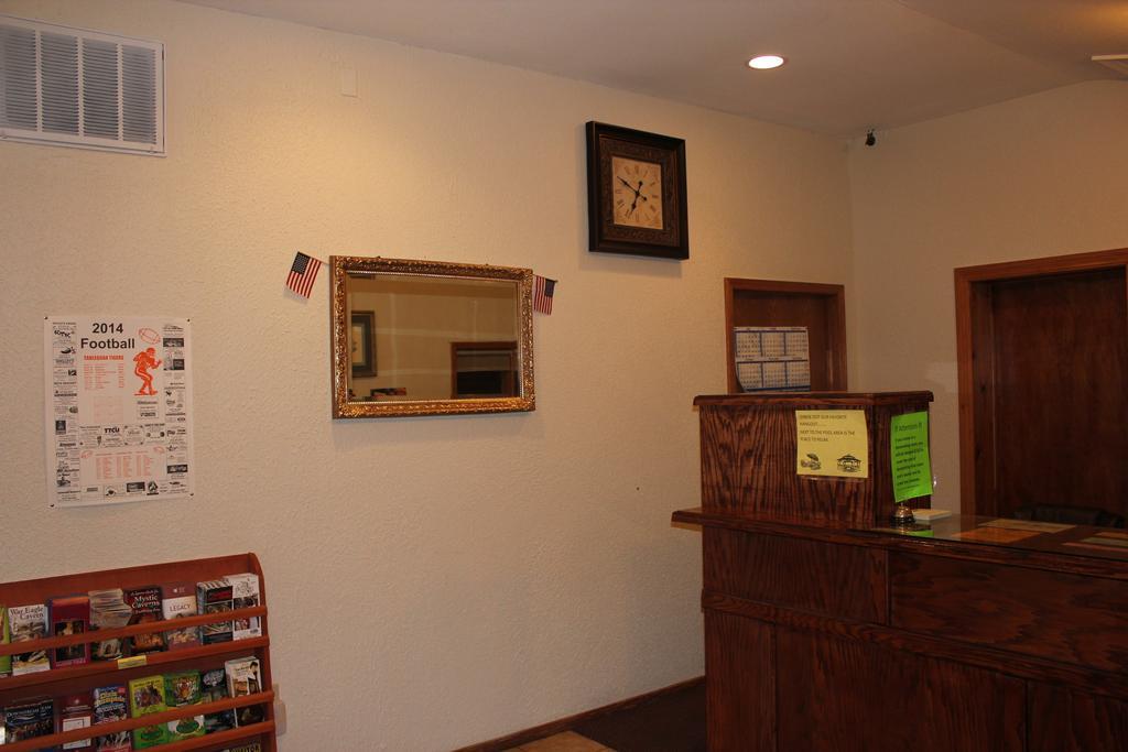 Oak Hill Inn And Suites Tahlequah Exterior foto