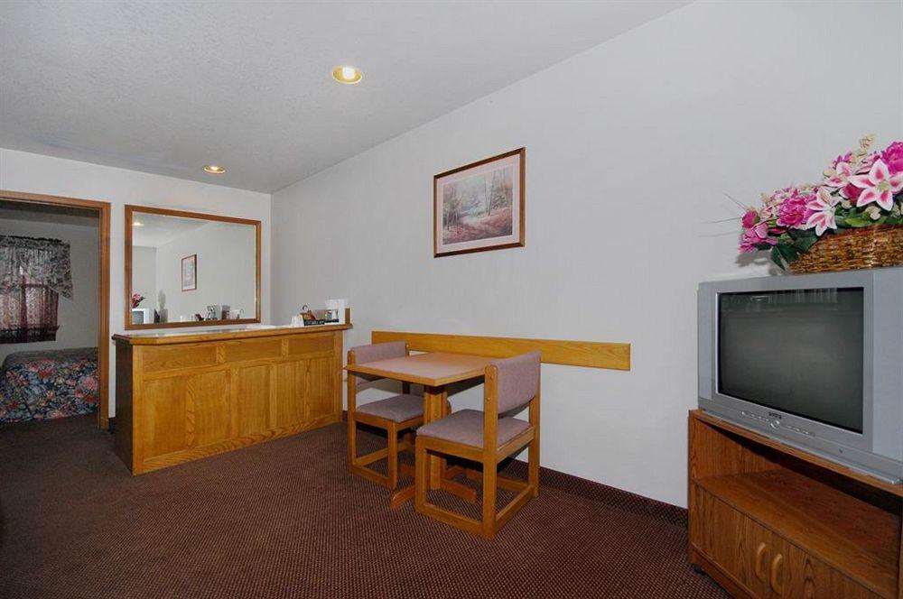 Oak Hill Inn And Suites Tahlequah Exterior foto