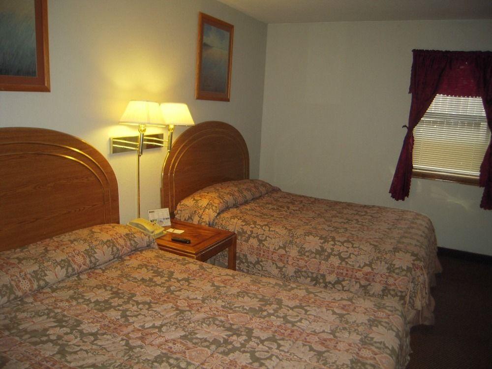 Oak Hill Inn And Suites Tahlequah Exterior foto