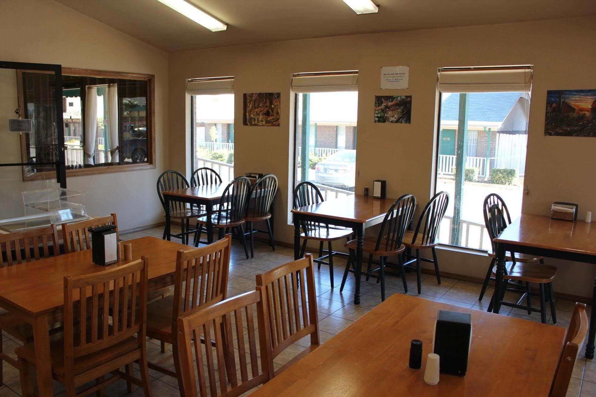 Oak Hill Inn And Suites Tahlequah Exterior foto