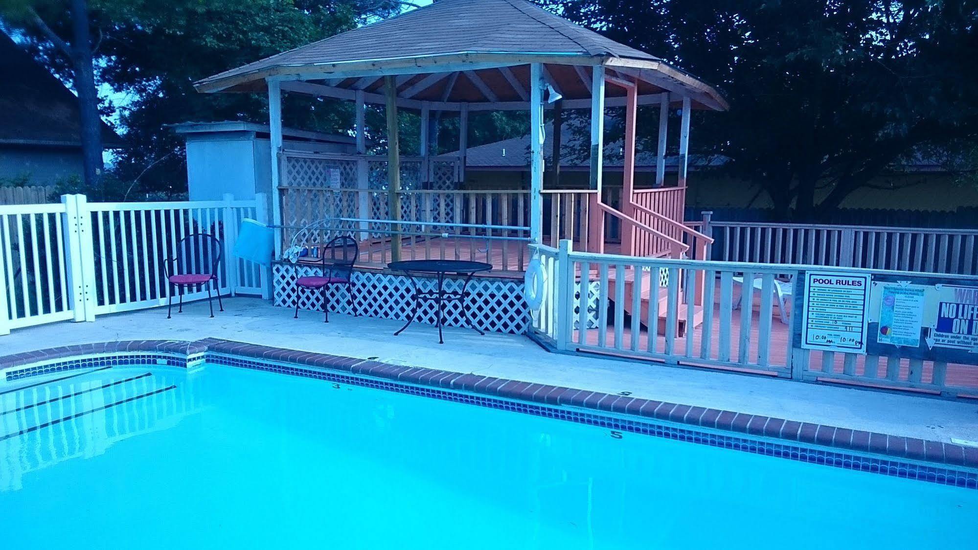 Oak Hill Inn And Suites Tahlequah Exterior foto