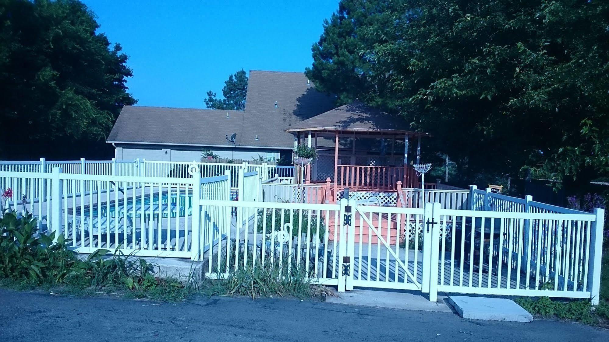Oak Hill Inn And Suites Tahlequah Exterior foto
